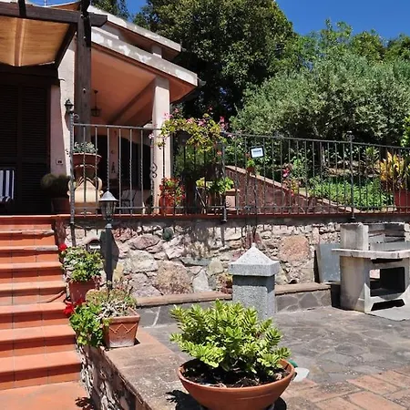Casa La Terrazza-le Fornaci- بيت للعطل